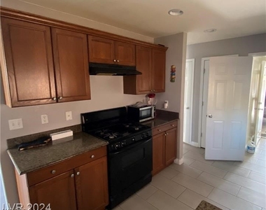 9956 Matfen Court - Photo Thumbnail 11