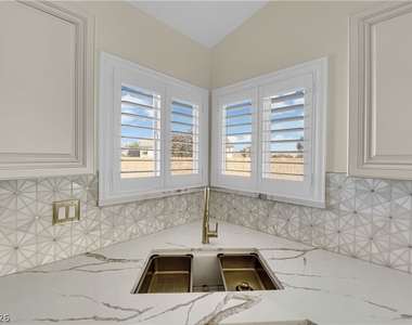 4016 Angel Face Street - Photo Thumbnail 14
