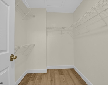 4016 Angel Face Street - Photo Thumbnail 31