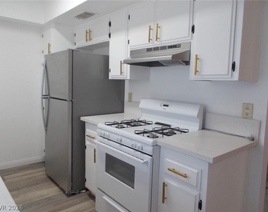 3168 S Eastern Avenue - Photo Thumbnail 7