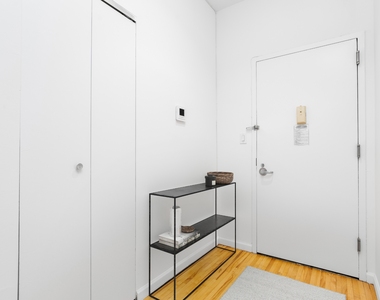 135 William Street - Photo Thumbnail 3