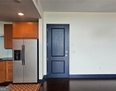 4561 Olde Perimeter Way Ne - Photo Thumbnail 7