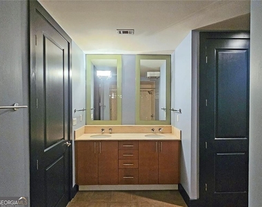 4561 Olde Perimeter Way Ne - Photo Thumbnail 17
