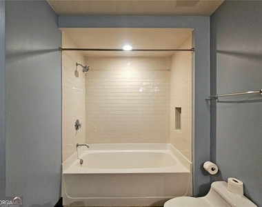 4561 Olde Perimeter Way Ne - Photo Thumbnail 21