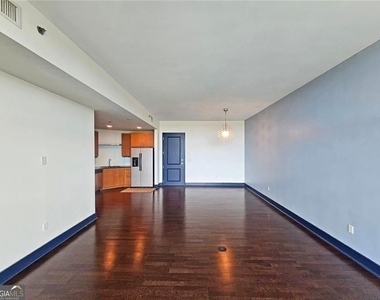 4561 Olde Perimeter Way Ne - Photo Thumbnail 10