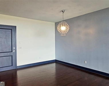 4561 Olde Perimeter Way Ne - Photo Thumbnail 8