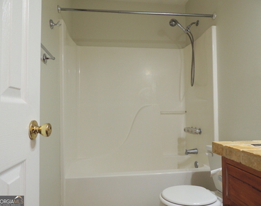 10 Brandon Drive - Photo Thumbnail 5