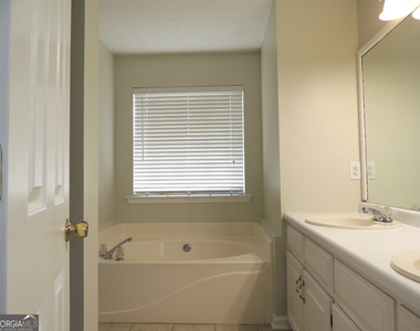10 Brandon Drive - Photo Thumbnail 10