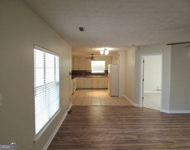 10 Brandon Drive - Photo Thumbnail 2