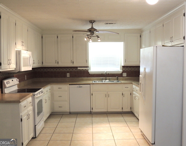 10 Brandon Drive - Photo Thumbnail 1