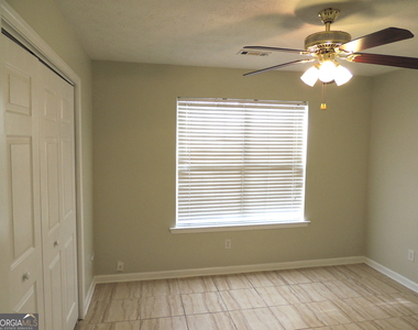10 Brandon Drive - Photo Thumbnail 4