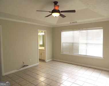 10 Brandon Drive - Photo Thumbnail 8