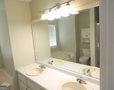 10 Brandon Drive - Photo Thumbnail 9