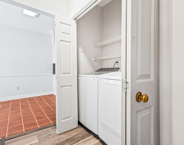 1160 Windsor Parkway - Photo Thumbnail 16