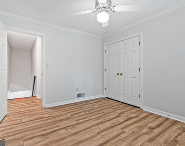 1160 Windsor Parkway - Photo Thumbnail 28