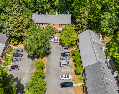 1160 Windsor Parkway - Photo Thumbnail 8