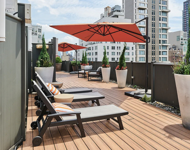 East 73rd Street - Photo Thumbnail 6