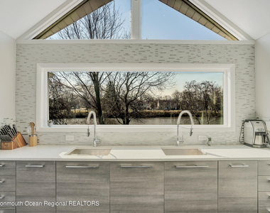 278 Lake Avenue - Photo Thumbnail 7