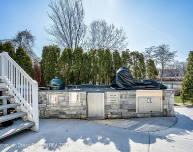 278 Lake Avenue - Photo Thumbnail 10