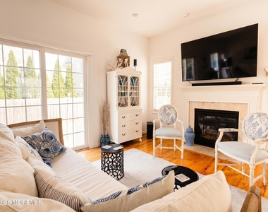 979 Ocean Avenue - Photo Thumbnail 6