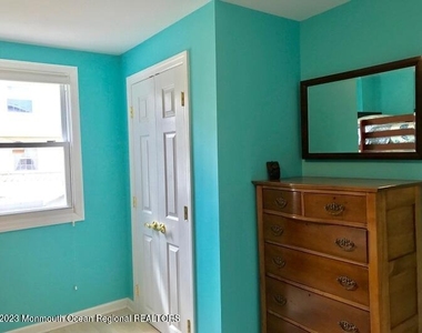 17 Sampson Avenue - Photo Thumbnail 11