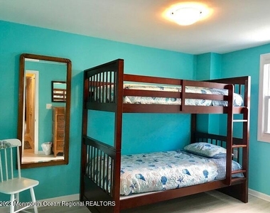 17 Sampson Avenue - Photo Thumbnail 10