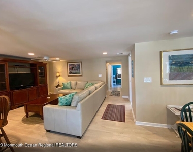 17 Sampson Avenue - Photo Thumbnail 6