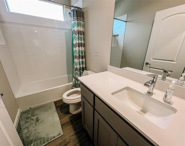 5516 Nelson Parkway - Photo Thumbnail 18