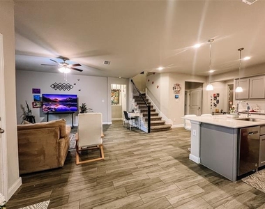 5516 Nelson Parkway - Photo Thumbnail 7