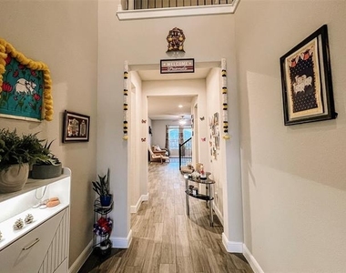5516 Nelson Parkway - Photo Thumbnail 1