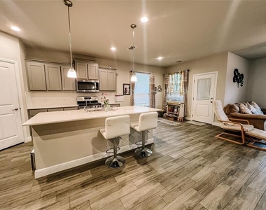 5516 Nelson Parkway - Photo Thumbnail 3