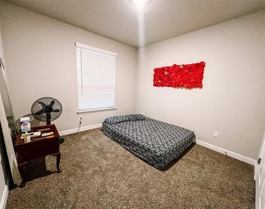 5516 Nelson Parkway - Photo Thumbnail 8