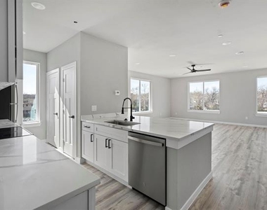 948 S Corinth Street - Photo Thumbnail 4