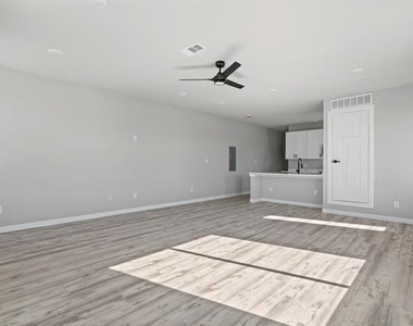 948 S Corinth Street - Photo Thumbnail 6