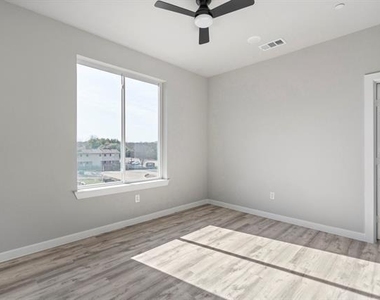 948 S Corinth Street - Photo Thumbnail 20