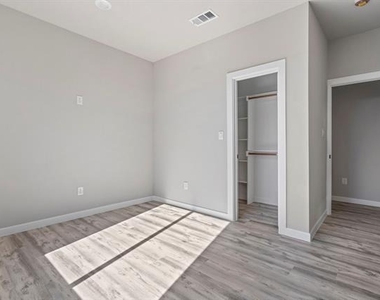 948 S Corinth Street - Photo Thumbnail 15