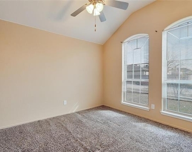 4816 Sapphire Lane - Photo Thumbnail 25