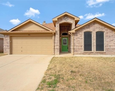 4816 Sapphire Lane - Photo Thumbnail 1