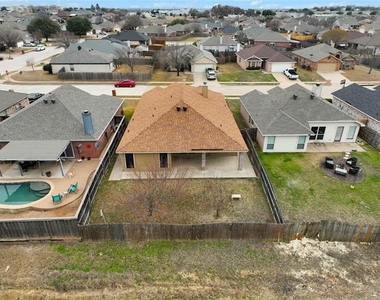 4816 Sapphire Lane - Photo Thumbnail 34