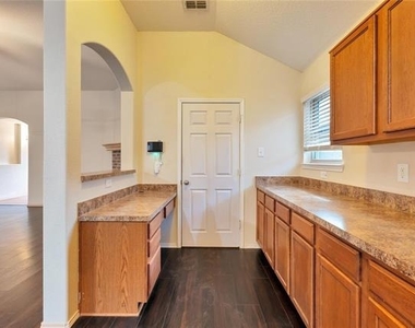 4816 Sapphire Lane - Photo Thumbnail 13