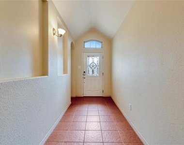 4816 Sapphire Lane - Photo Thumbnail 3