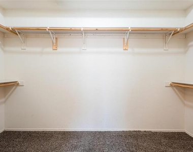 4816 Sapphire Lane - Photo Thumbnail 24