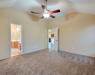 4816 Sapphire Lane - Photo Thumbnail 18