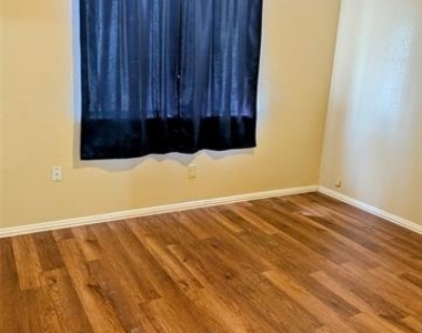 1841 Sage Drive - Photo Thumbnail 6