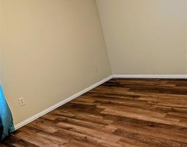 1841 Sage Drive - Photo Thumbnail 2