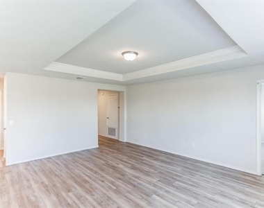 16009 Wanderer Lane - Photo Thumbnail 11
