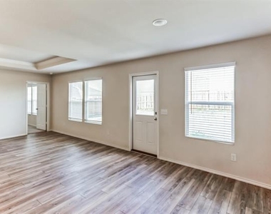 16009 Wanderer Lane - Photo Thumbnail 13