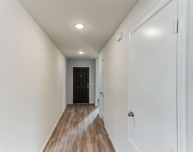 16009 Wanderer Lane - Photo Thumbnail 2