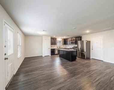 5007 Royal Amber Lane - Photo Thumbnail 11