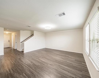 5007 Royal Amber Lane - Photo Thumbnail 7